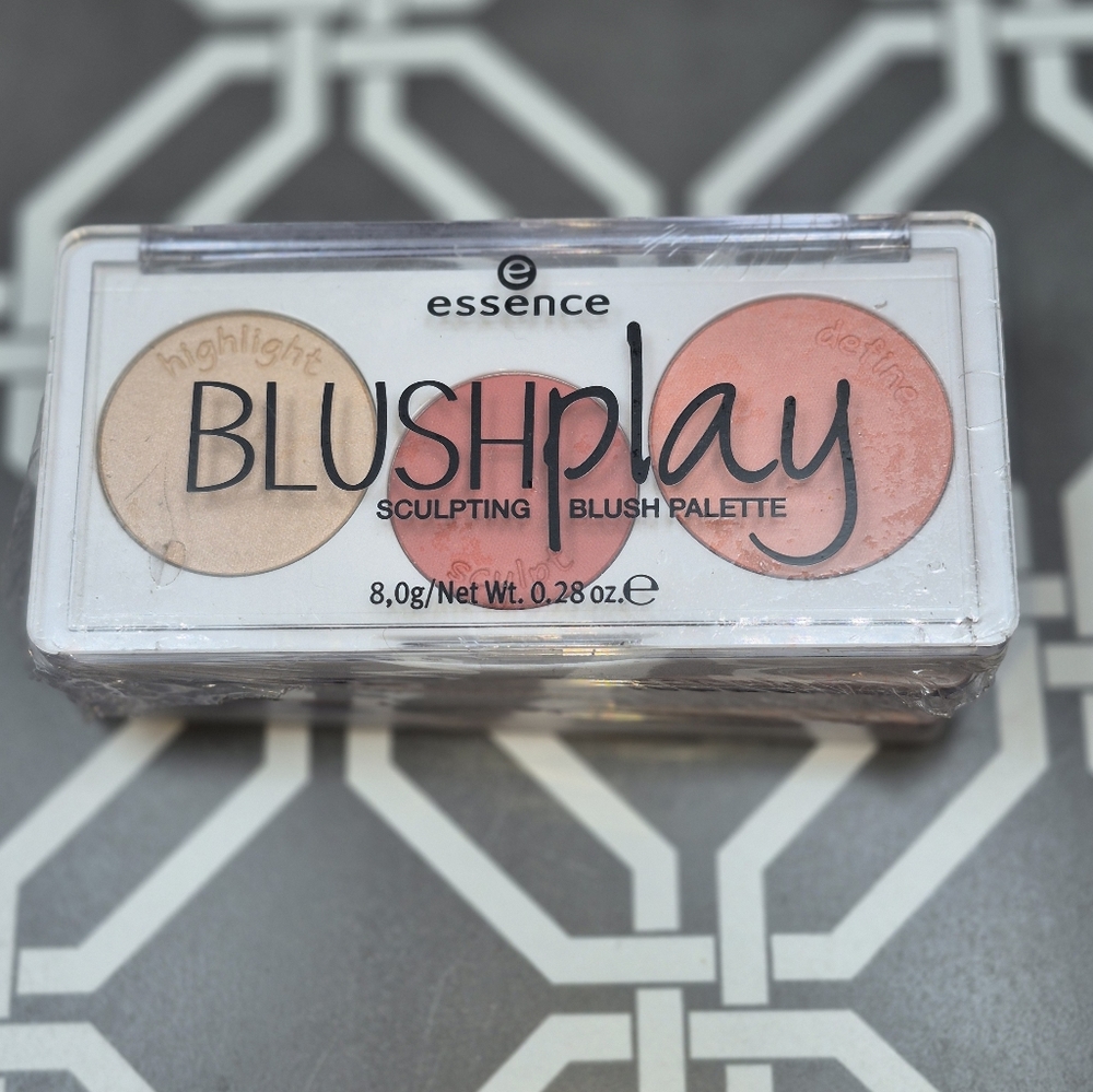 Lot of 3 Essence Blushplay Sculpting Blush Palette - Brand New in Orig Packaging
